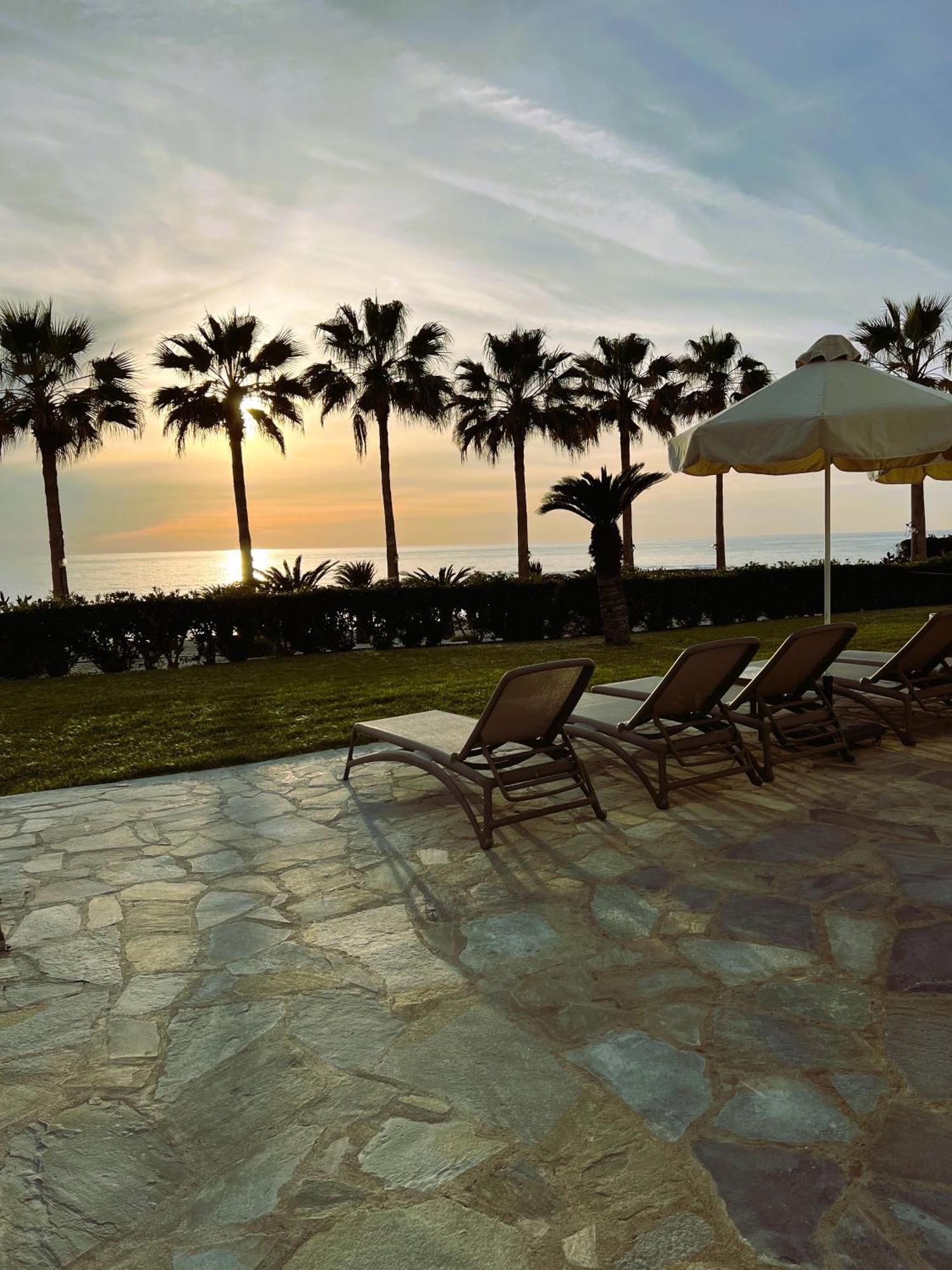 Platzia Beach Villas Пафос Екстериор снимка