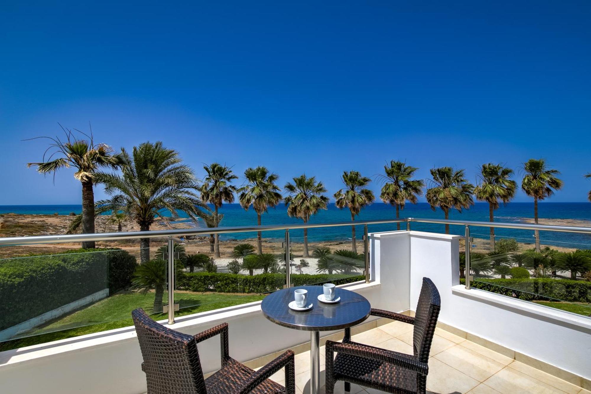 Platzia Beach Villas Пафос Екстериор снимка