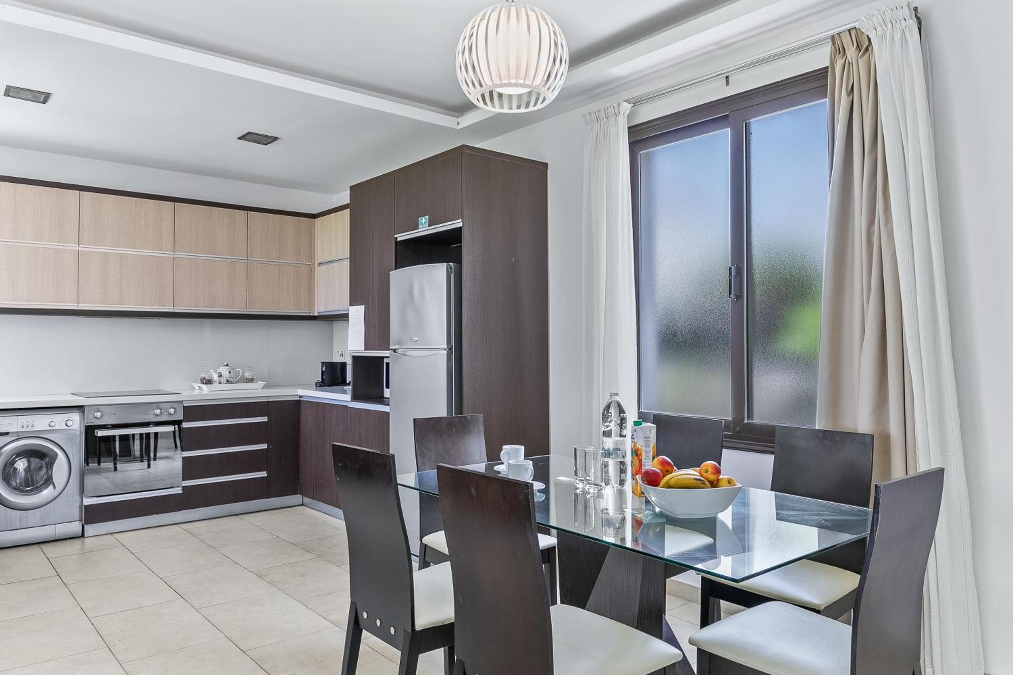 Platzia Beach Villas Пафос Екстериор снимка