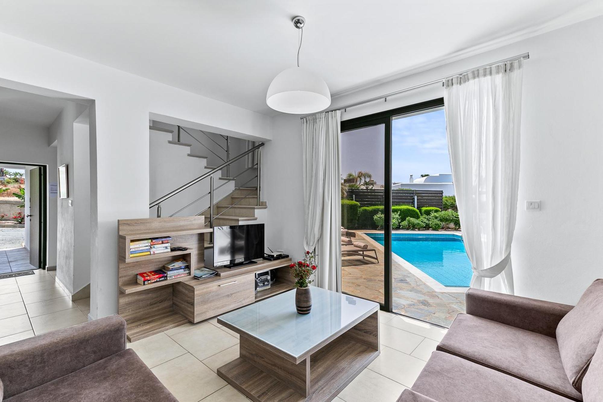 Platzia Beach Villas Пафос Екстериор снимка