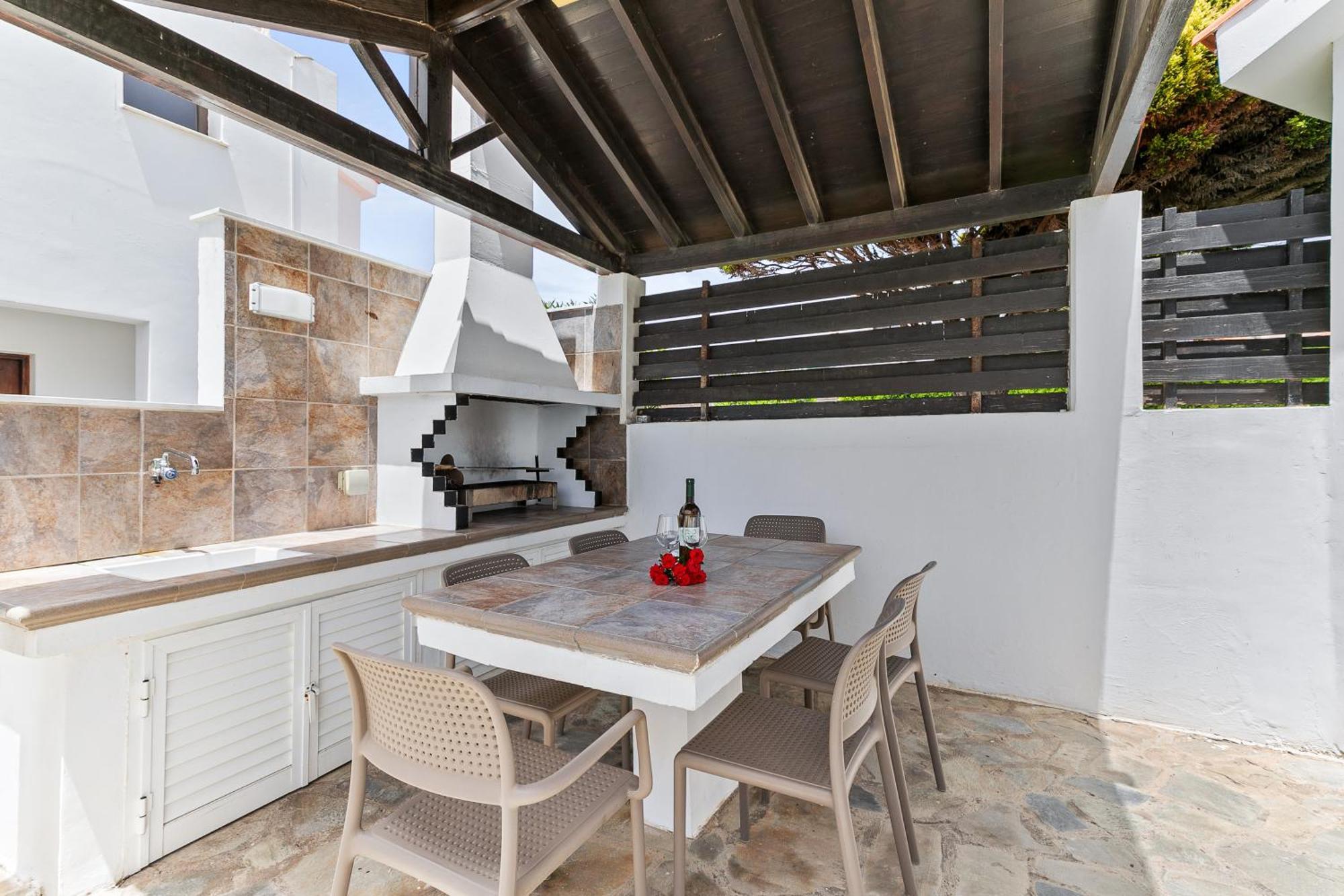 Platzia Beach Villas Пафос Екстериор снимка