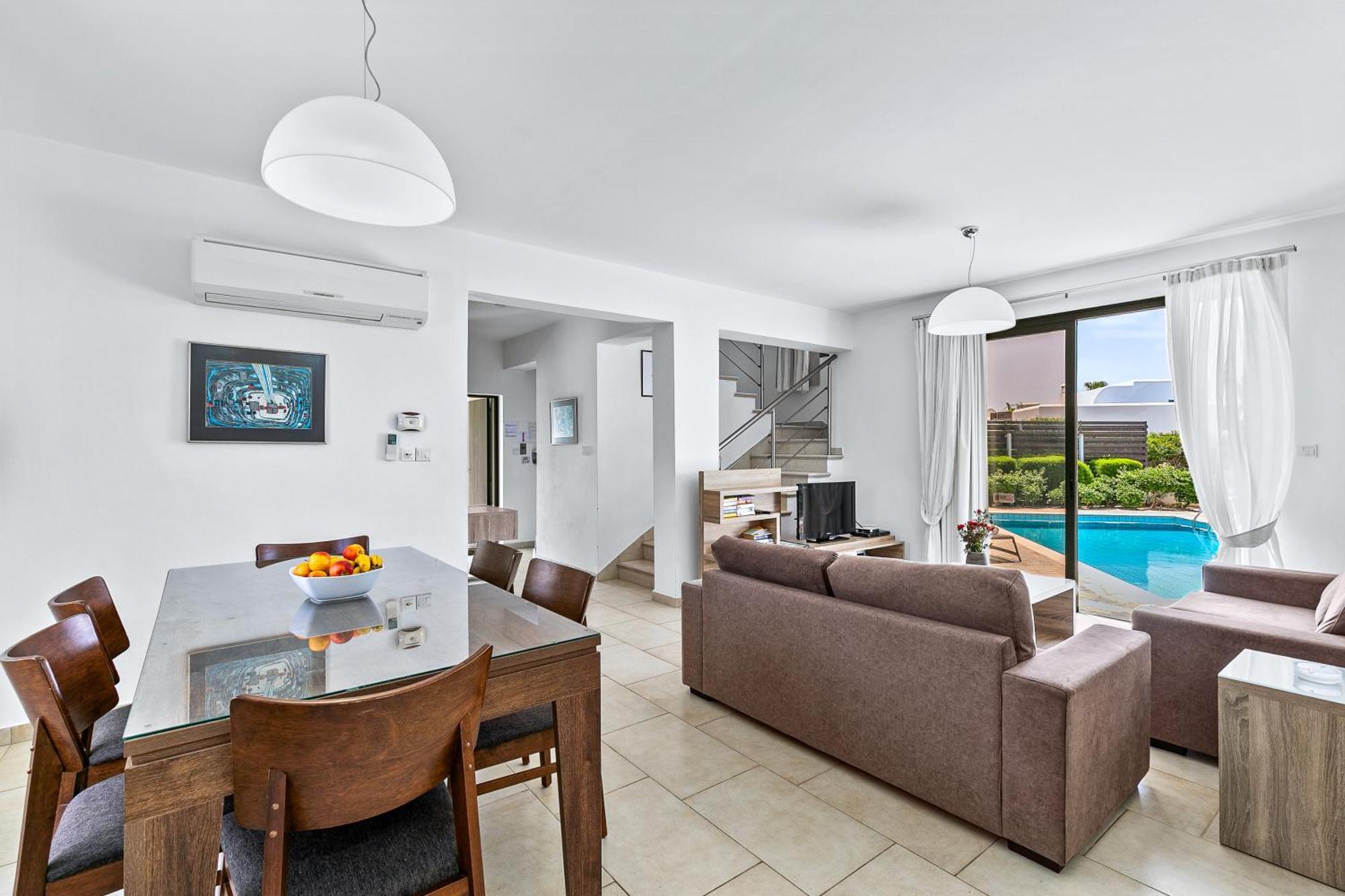 Platzia Beach Villas Пафос Екстериор снимка