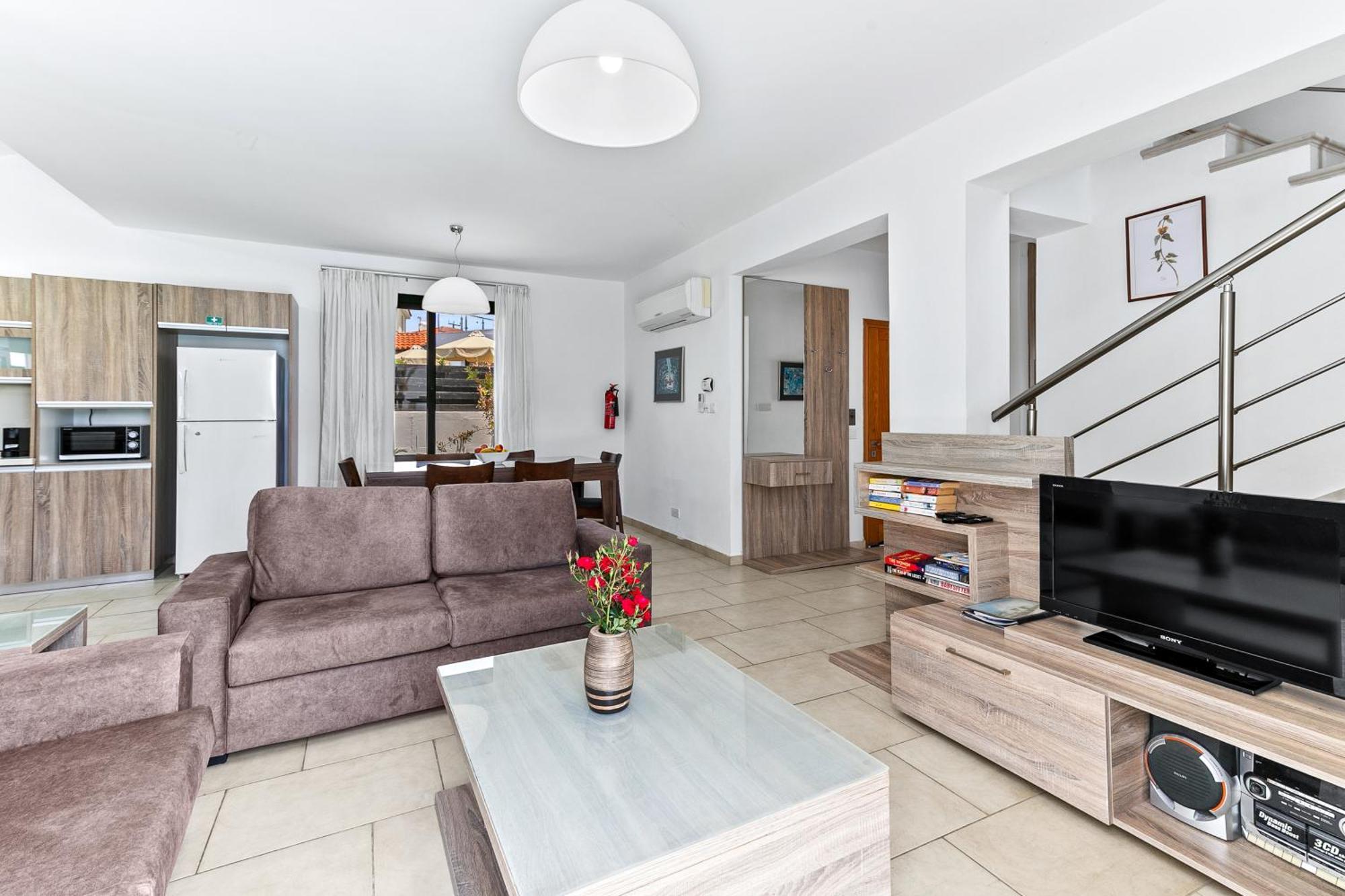 Platzia Beach Villas Пафос Екстериор снимка