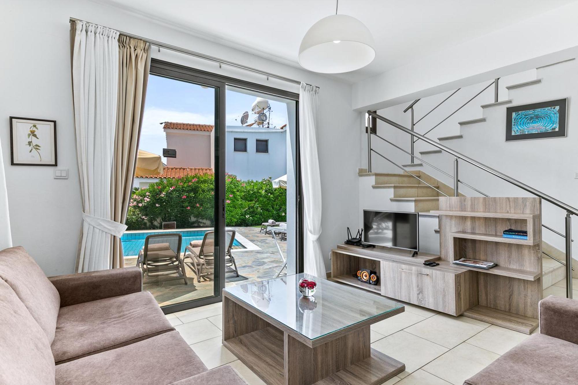 Platzia Beach Villas Пафос Екстериор снимка